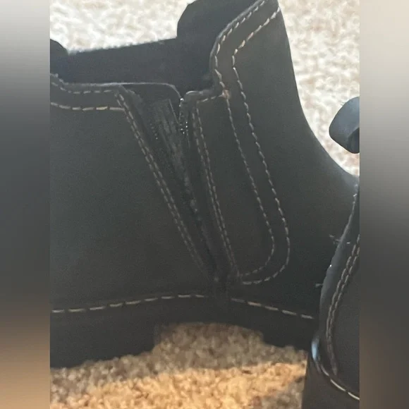 New Josef Seibel Dark Black Suede Leather Boot With Side Zipper, Never worn. 38 - Picture 6 of 12